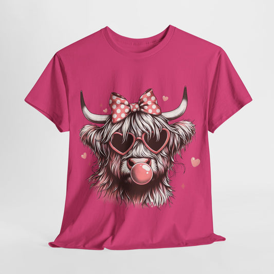 Cute Highland Cow Graphic Tee - Perfect for Animal Lovers!